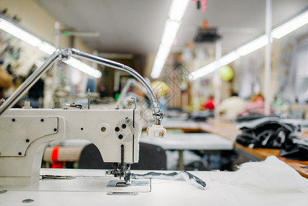 制衣厂工业服装设备缝纫机高清图片