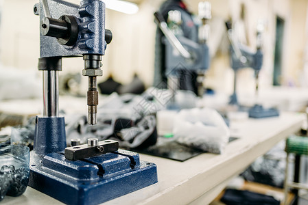 制衣厂工业服装设备缝纫机背景图片