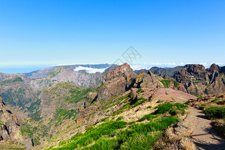 高山的徒步旅行脚踏马吉拉山地风景图片