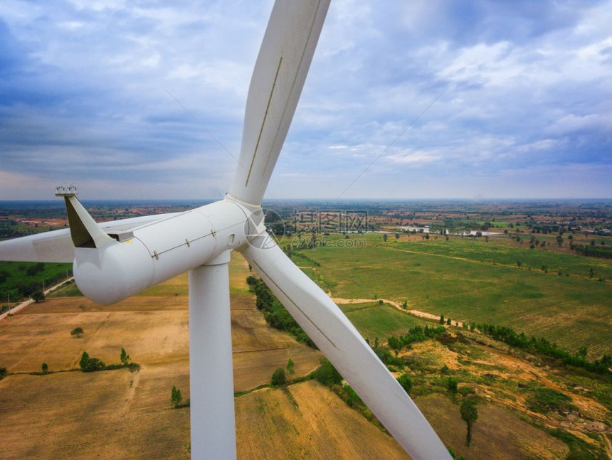 风力涡轮机提供可再生能源图片