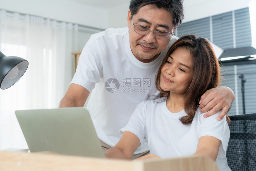 老年人退休和健康公民老年概念图片