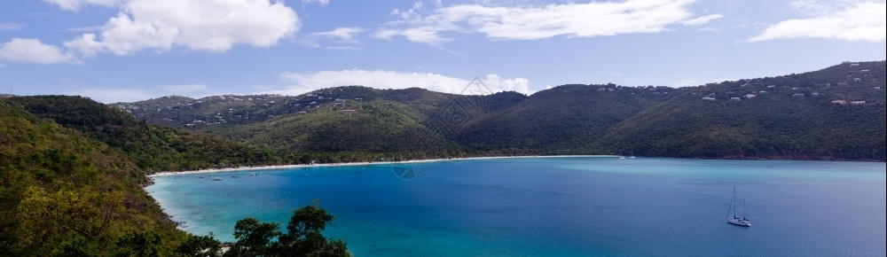 玛根湾的景象全世界著名的海滩位于我们处女岛的圣托马斯图片