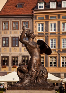 美人鱼或西雷纳雕像在老城广场图片