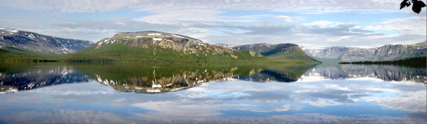 山区湖泊kolkiy半岛俄罗斯图片