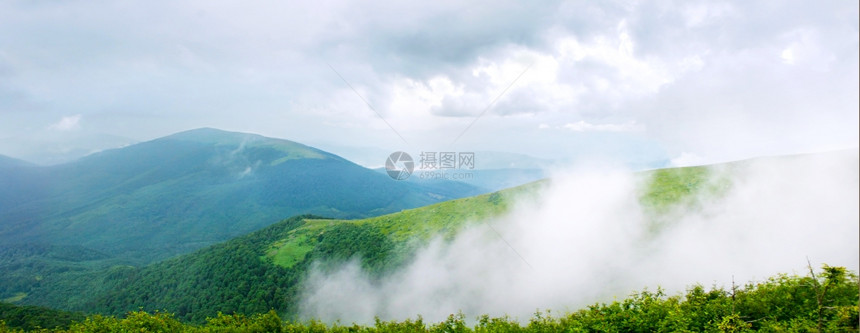 喀尔巴阡山脉全景图片