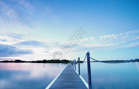 新南威尔士州yamba跨水浮桥码头图片