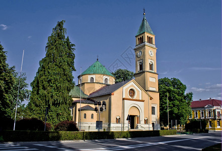 杜尔德瓦茨科拉维纳克罗亚提市的朱拉伊教堂图片