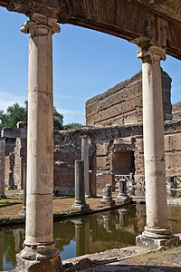 亚德里纳别墅的罗曼柱子高清图片