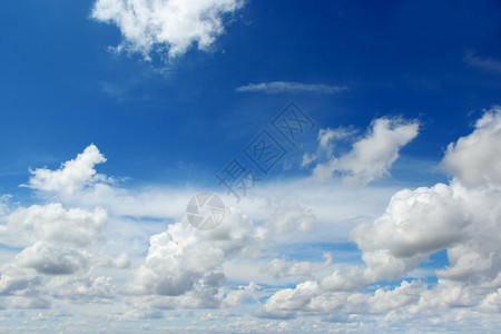 白云与蓝天图片