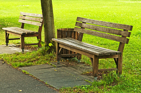 公园中的长椅图片
