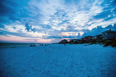 佛罗里达海滩日落白沙蓝天空图片