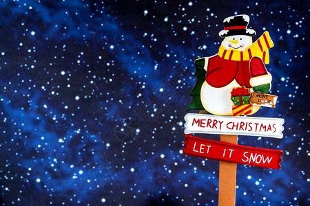 夜空中的雪人广告牌背景图片