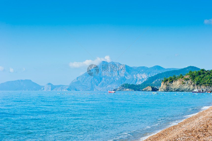 美丽的海景和高山图片