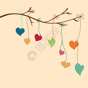 树枝上挂着各种颜色的心形吊牌图片