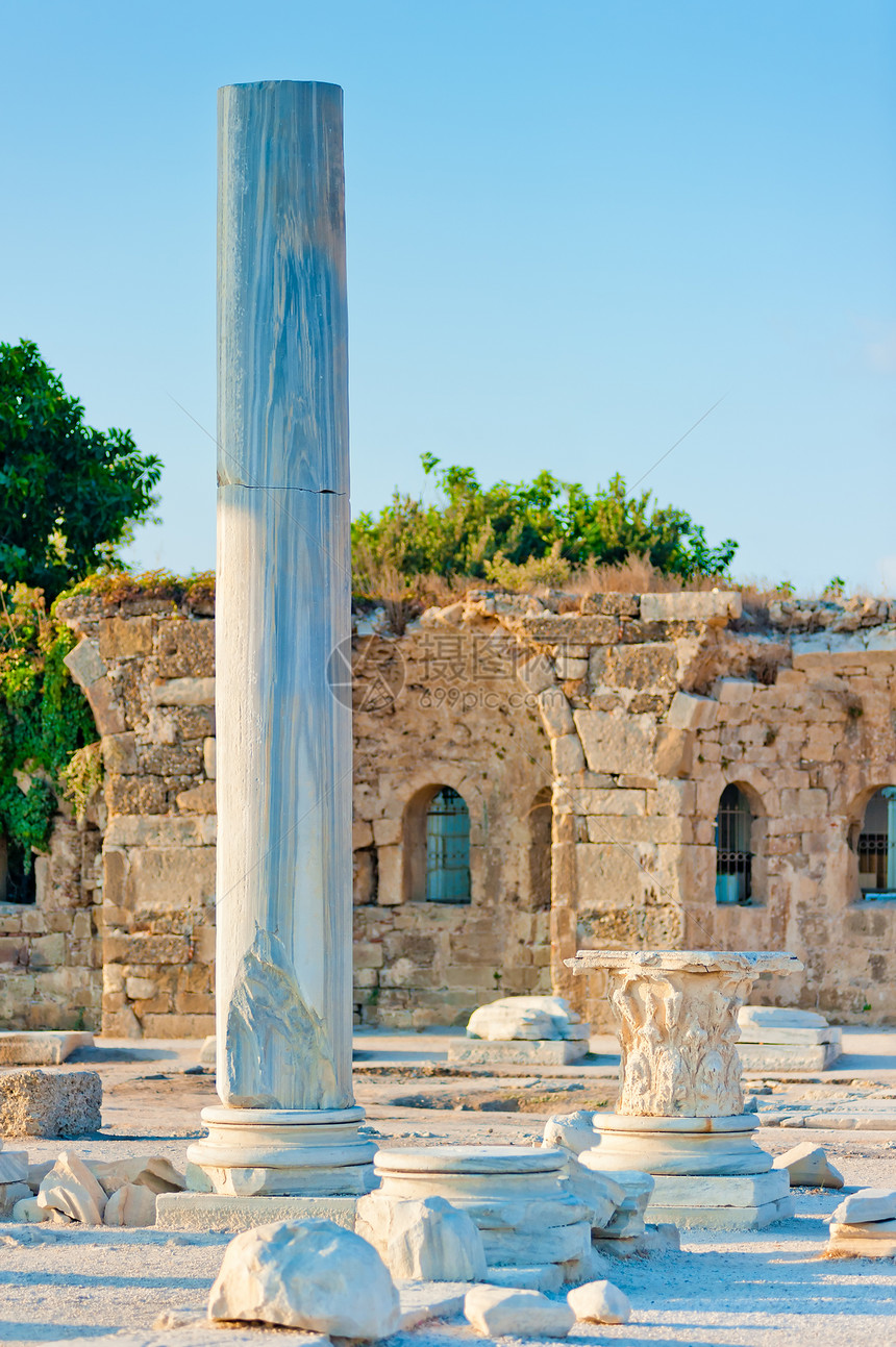 古老的废墟之城背景石柱图片