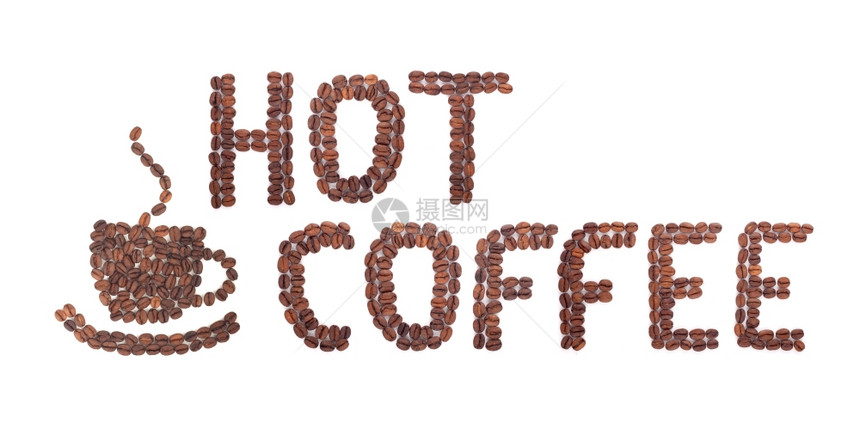 白背景的豆子制成咖啡图片