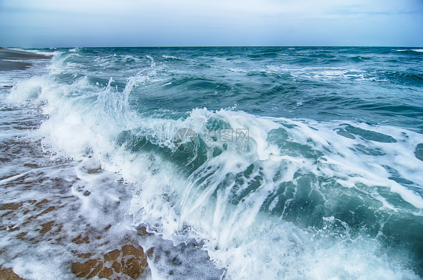 海景浪和沙滩风景图片