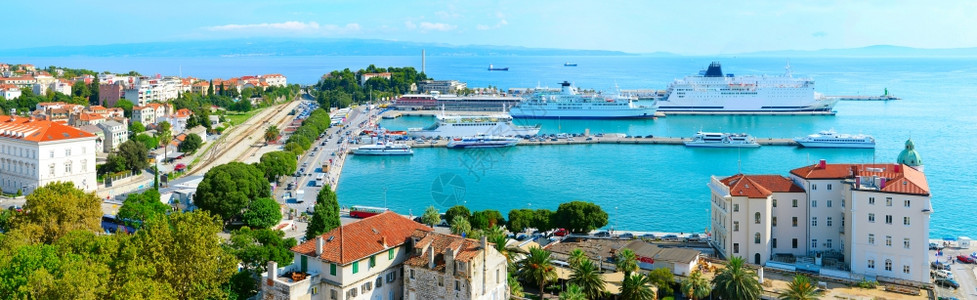 分割达马提亚croati的港口空中全景图片