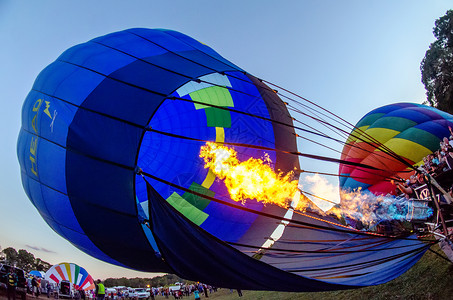 热气球节中的火空气高清图片
