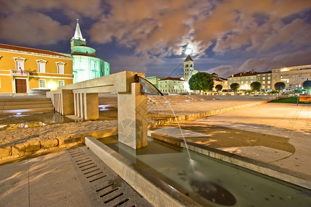 旧扎达尔论坛喷泉夜视达马提亚croati图片