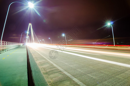 南卡罗来纳州夜间长时接触在桥上通勤交背景