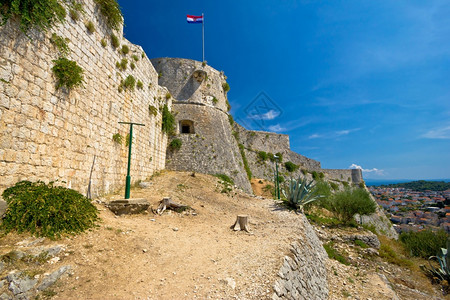 克罗地亚达尔马提亚赫瓦尔岛的古老历史建筑图片