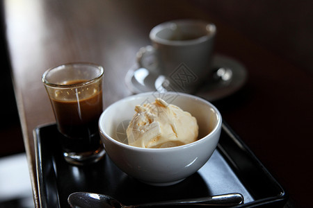 咖啡和香草冰淇淋图片