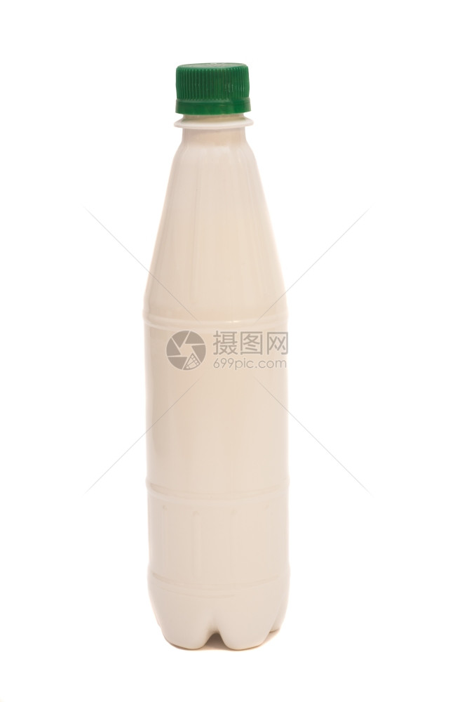 白底隔离的塑料牛奶瓶图片