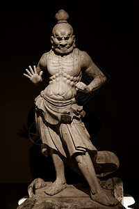 Japn木制孔戈里基希雕像布泽的肌肉守护者13世纪图片