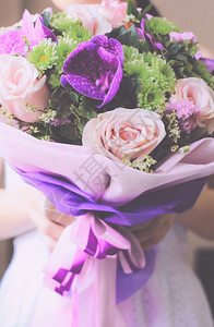 带花束的新娘或伴反向过滤效果背景图片