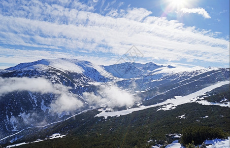 冬季赖拉山的musal山峰图片