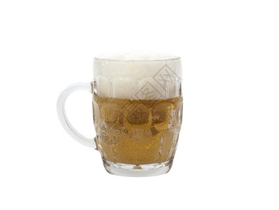 白色背景上孤立啤酒的玻璃杯图片