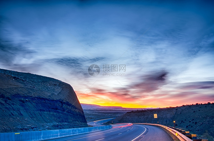 日出在花旗岩山上图片