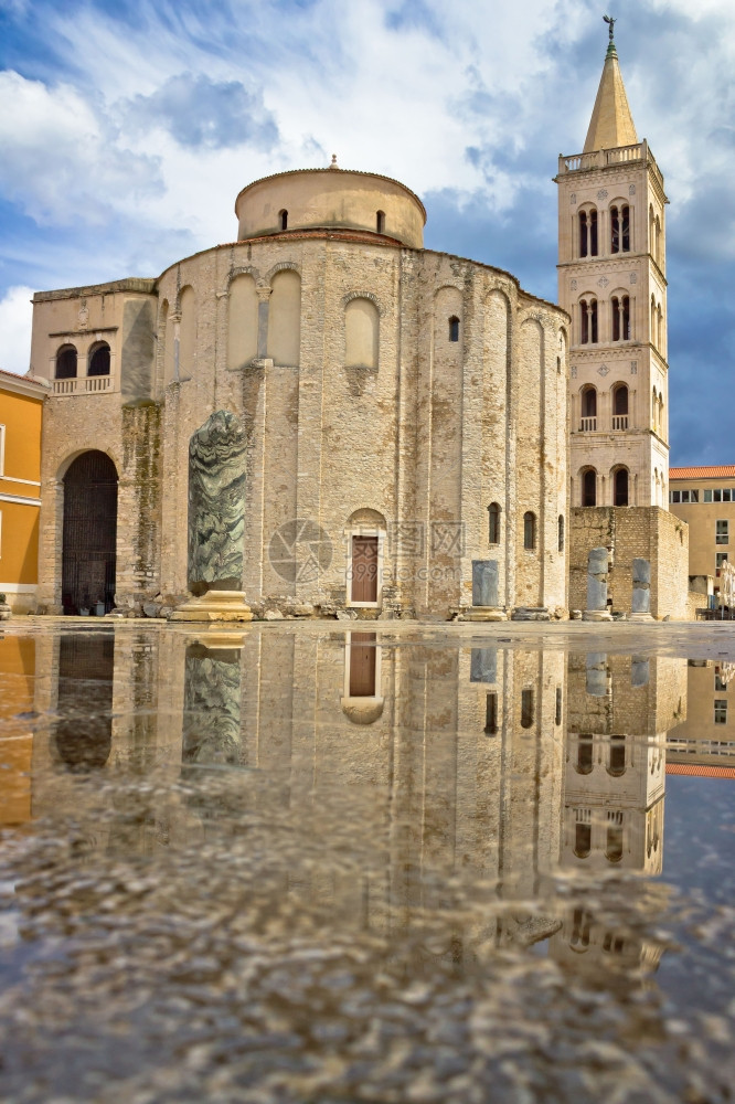 扎达尔大教堂标志有水反射达马提亚croati图片