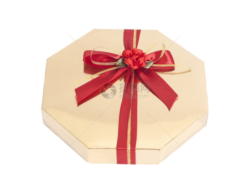 金色礼品盒带有红丝结弓白隔绝图片