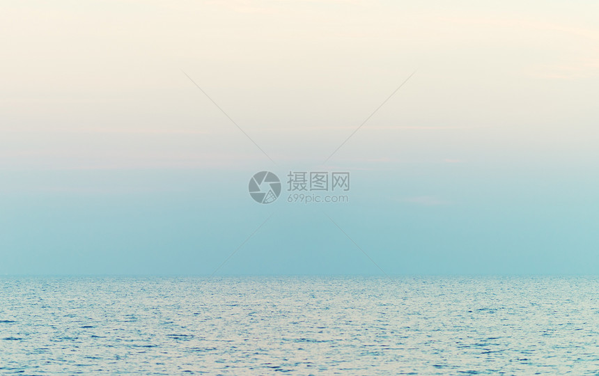 蓝海和天空背景图片