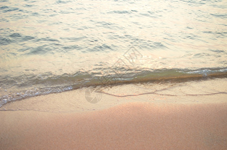 海浪和沙图片