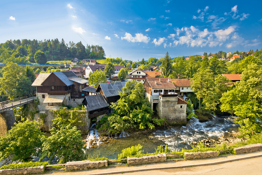 Koran河上的Rstoke绿色村庄croati图片