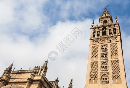 西班牙塞维利亚大教堂的钟楼名为吉拉达图片