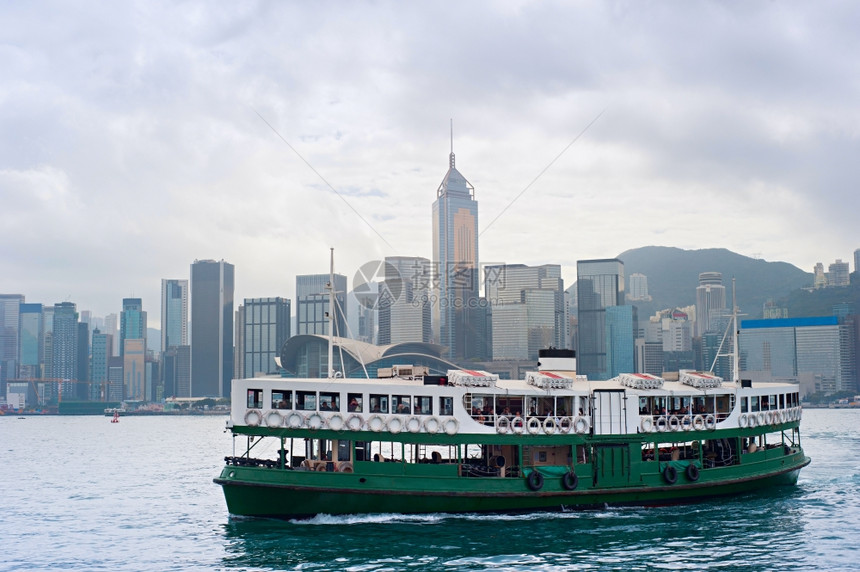 从香港到九龙岛的渡轮图片