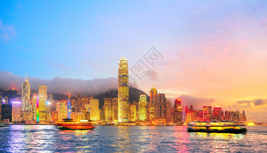 满天黄昏的香港岛全景图片