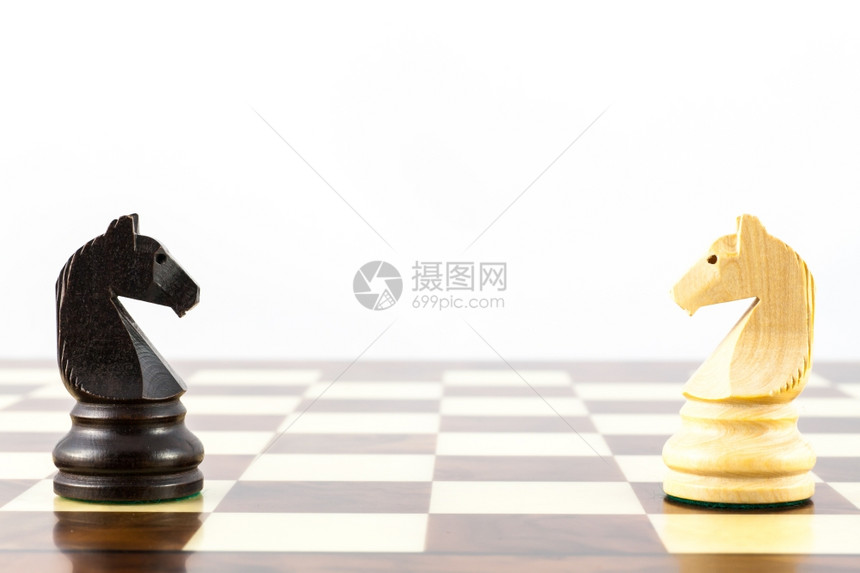 带有优雅的Stauon风格象棋的Chalnge概念图片