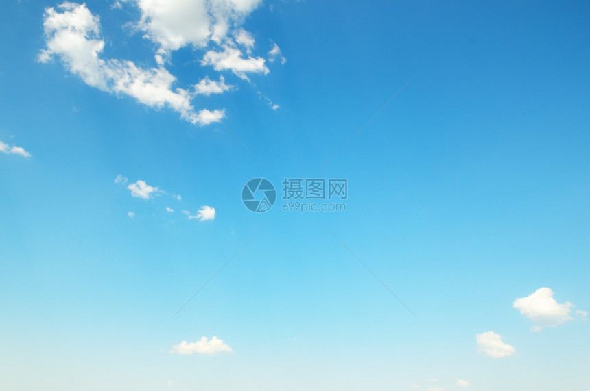蓝天空中的白云朵图片