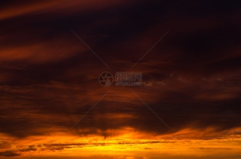 日落天空背景图片