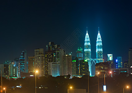 现代马拉西亚大陆的现代建筑夜景图片