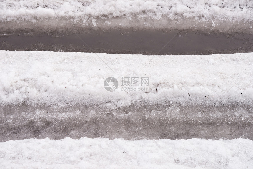 积雪的公路图片