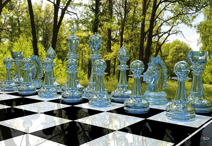 森林花园的象棋游戏图片
