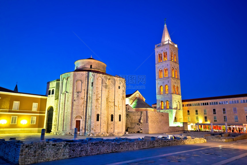 扎达尔历史广场和教堂晚夜观光达马提亚croati图片