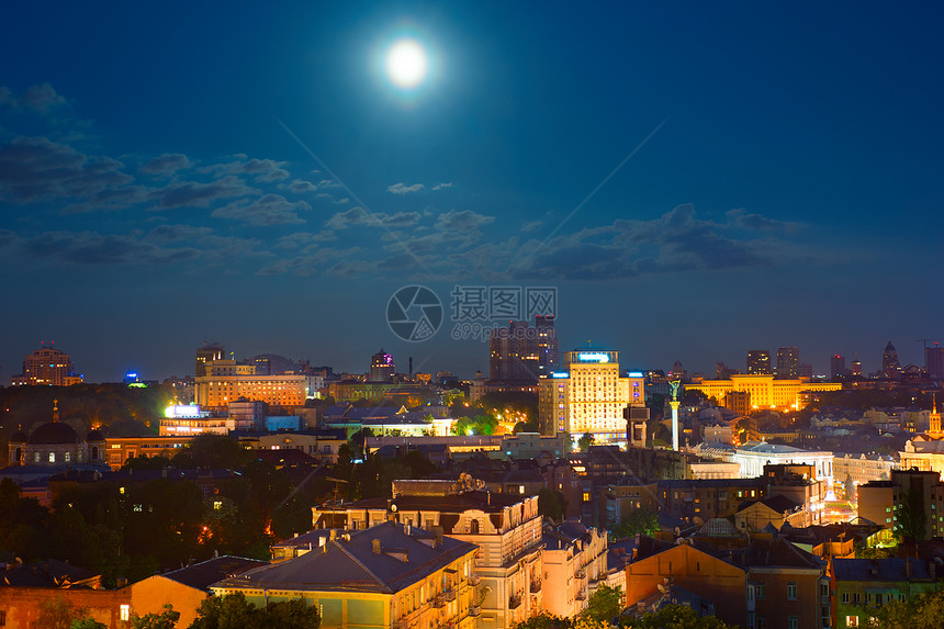 天空中满月的线ukraine图片