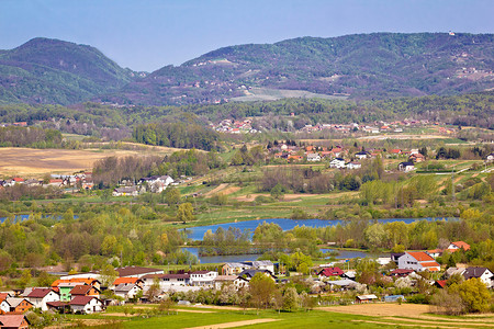 雷苏内克北croati北部Zgorje绿山背景